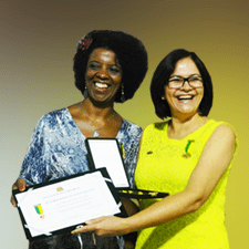 Instituto Consulado da Mulher recebe Medalha Ruth Cardoso